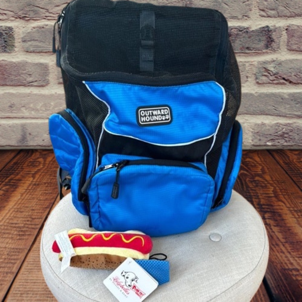 Outward Hound Blue Pet Carrier / Backpack w/ BONUS Free Hotdog Toy CLEAN